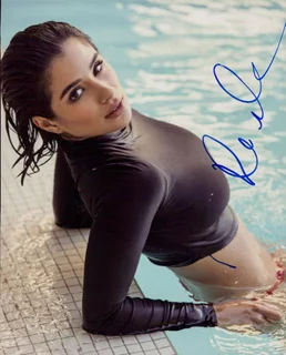 Diane Guerrero autograph