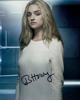 Brianne Howey autograph