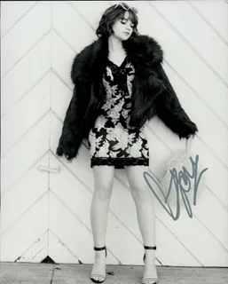Joey King autograph