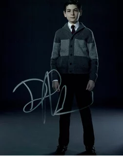 David Mazouz autograph