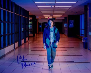 Rhianne Barreto autograph