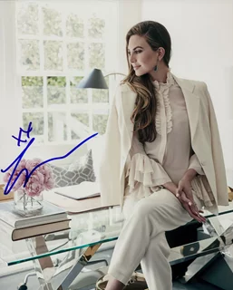 Elizabeth Chambers autograph