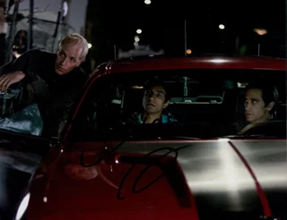 Dan Gilroy autograph