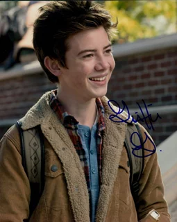 Griffin Gluck autograph
