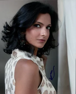 Poorna Jagannathan autograph
