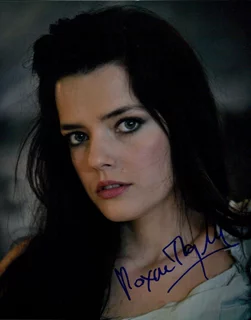 Roxane Mesquida autograph