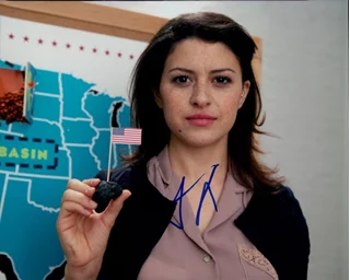 Alia Shawkat autograph