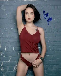 Eva Moon autograph