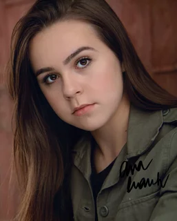 Ava Bianchi autograph