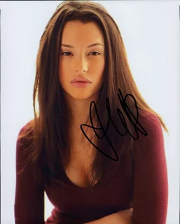 Chloe Bridges autograph