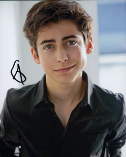 Aidan Gallagher autograph