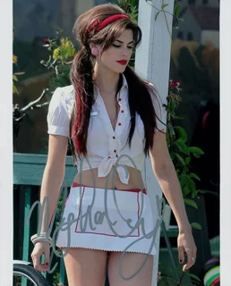 Meghan Ory autograph