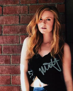 Madisen Beaty autograph