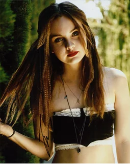 Liana Liberato autograph