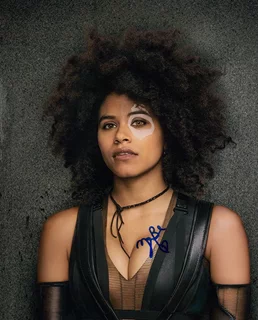 Zazie Beetz autograph