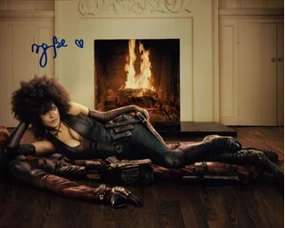 Zazie Beetz autograph