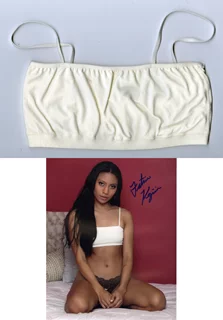 Fatima Kojima autograph