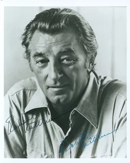 Robert Mitchum autograph