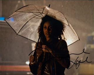 Zawe Ashton autograph