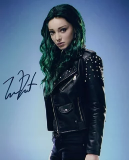 Emma Dumont autograph