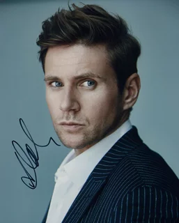 Allen Leech autograph