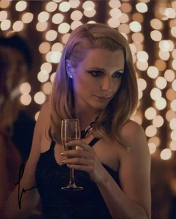 Tania Nolan autograph