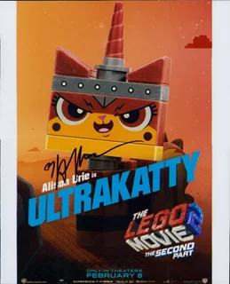 Alison Brie autograph