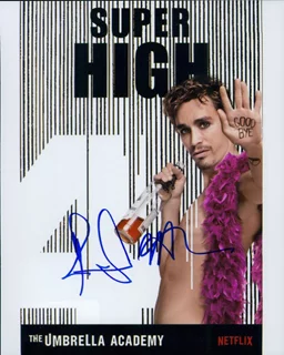 Robert Sheehan autograph