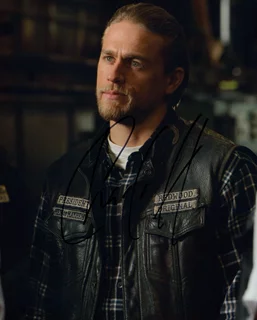 Charlie Hunnam autograph