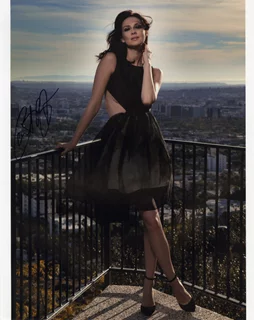 Caitriona Balfe autograph