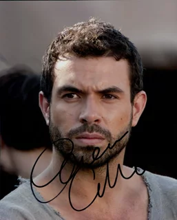 Tom Cullen autograph