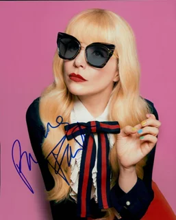 Paloma Faith autograph