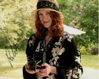 Lauren Lee Smith autograph