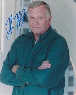 Ken Howard autograph