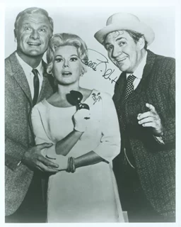 Eddie Albert autograph