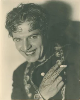 Warner Baxter autograph