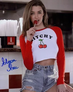Alyssa Arce autograph