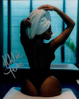 Khloe Terae autograph