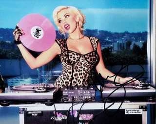 Colleen Shannon autograph