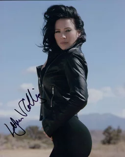 Lynn Collins autograph