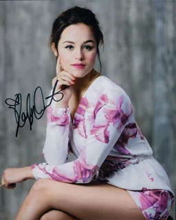 Hayley Orrantia autograph