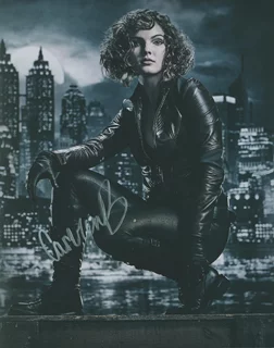 Camren Bicondova autograph