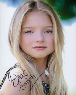 Shae Smolik autograph