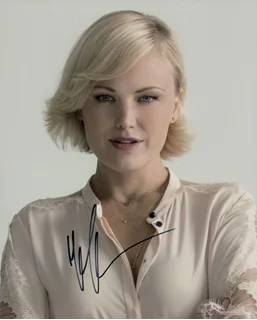 Malin Akerman autograph