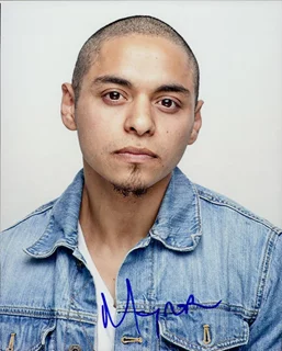 Maynor Alvarado autograph