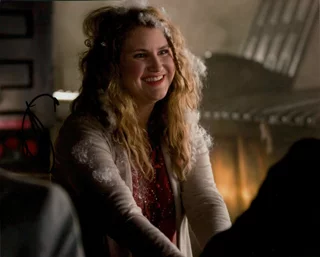 Jillian Bell autograph