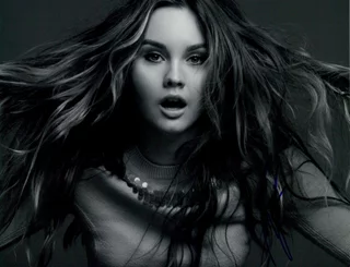 Liana Liberato autograph