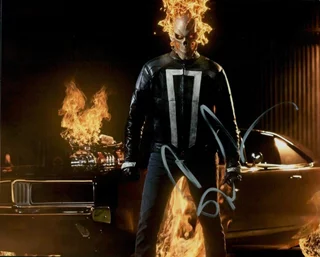 Gabriel Luna autograph