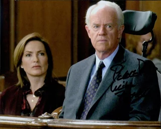Mike Farrell autograph
