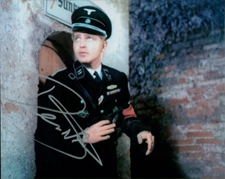 Derren Nesbitt autograph